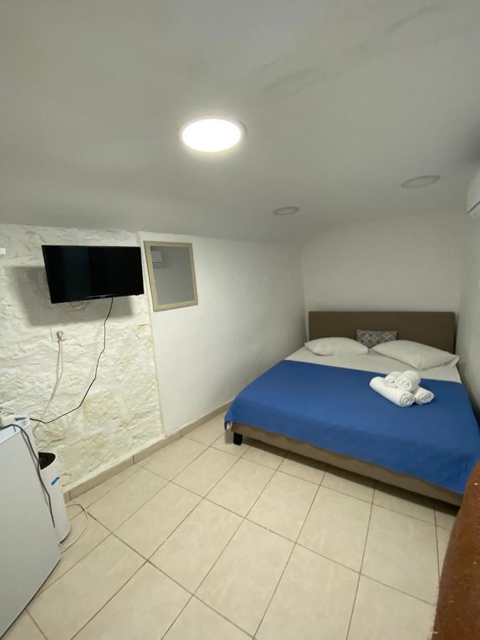 Tolos Budget Rooms Loggos Longós Habitación foto