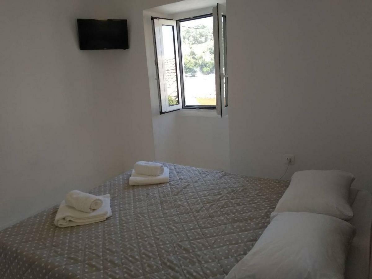 Tolos Budget Rooms Loggos Longós Exterior foto